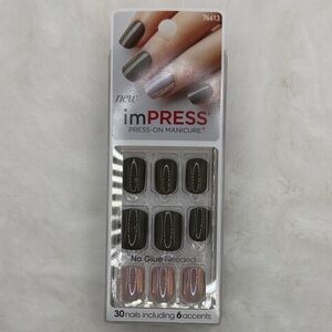 Kiss imPRESS Press-On Manicure Nail Set - Wildflowers (green/gray, pink/nude)